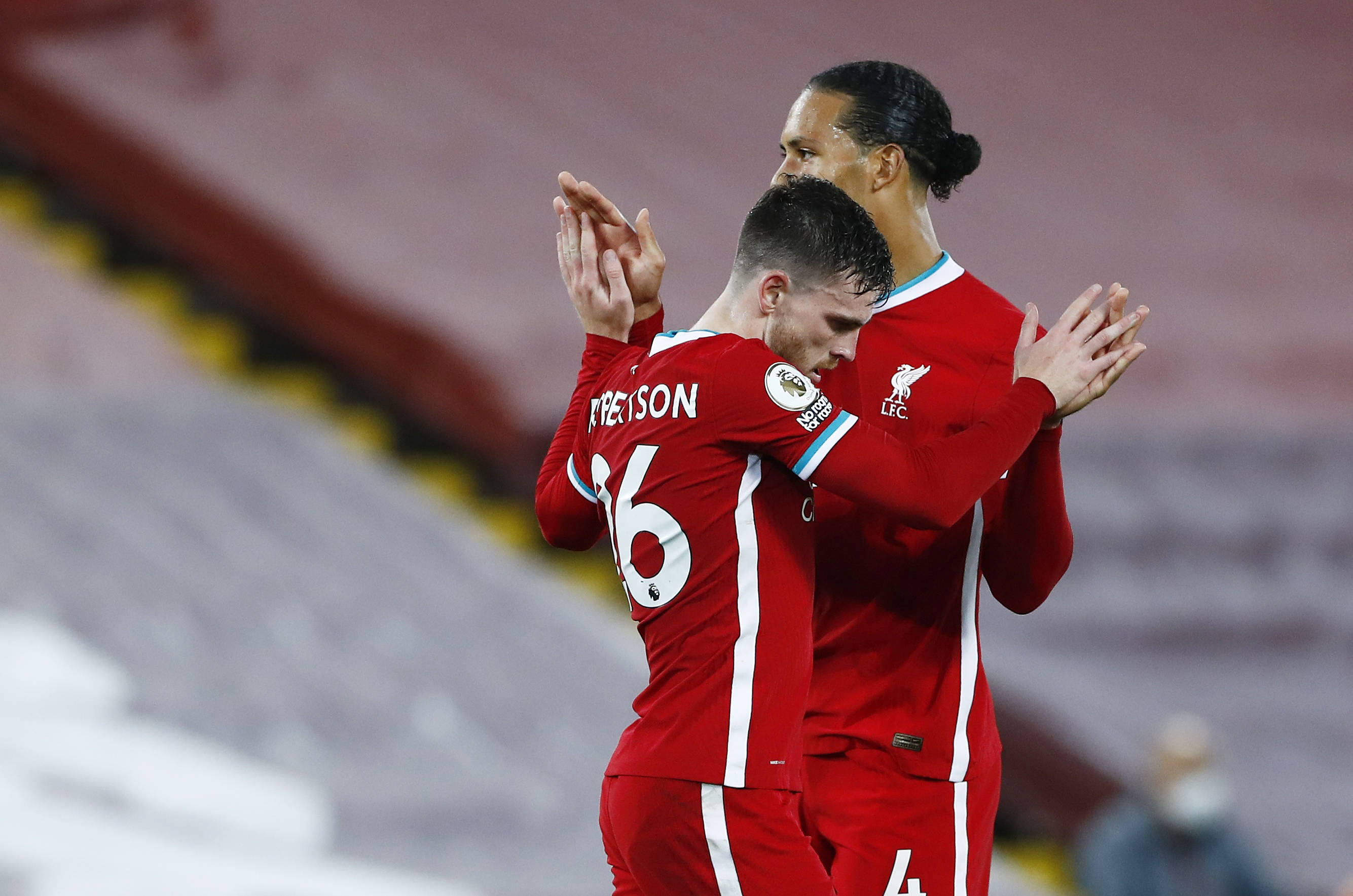 不仅是她手 不仅是她手